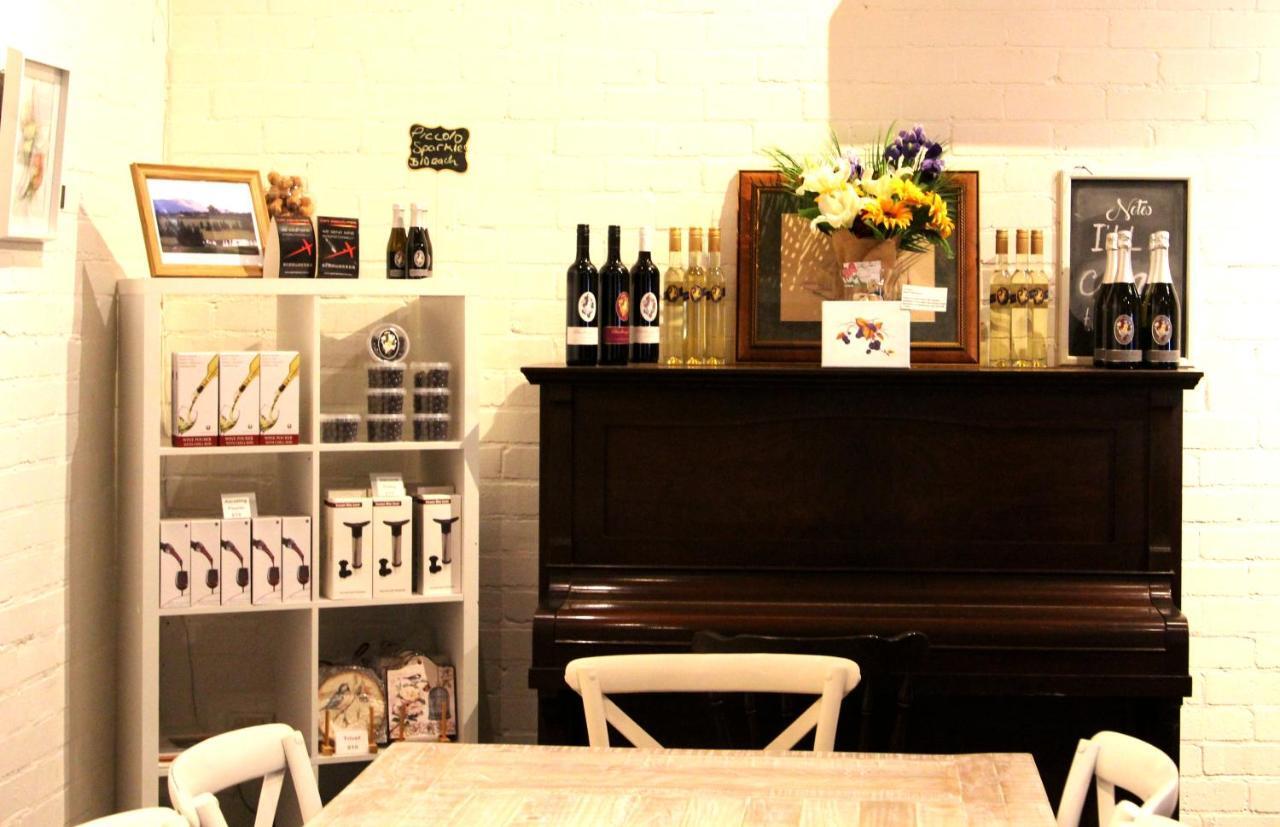 Blueberry Hill Vineyard Stay Rothbury エクステリア 写真
