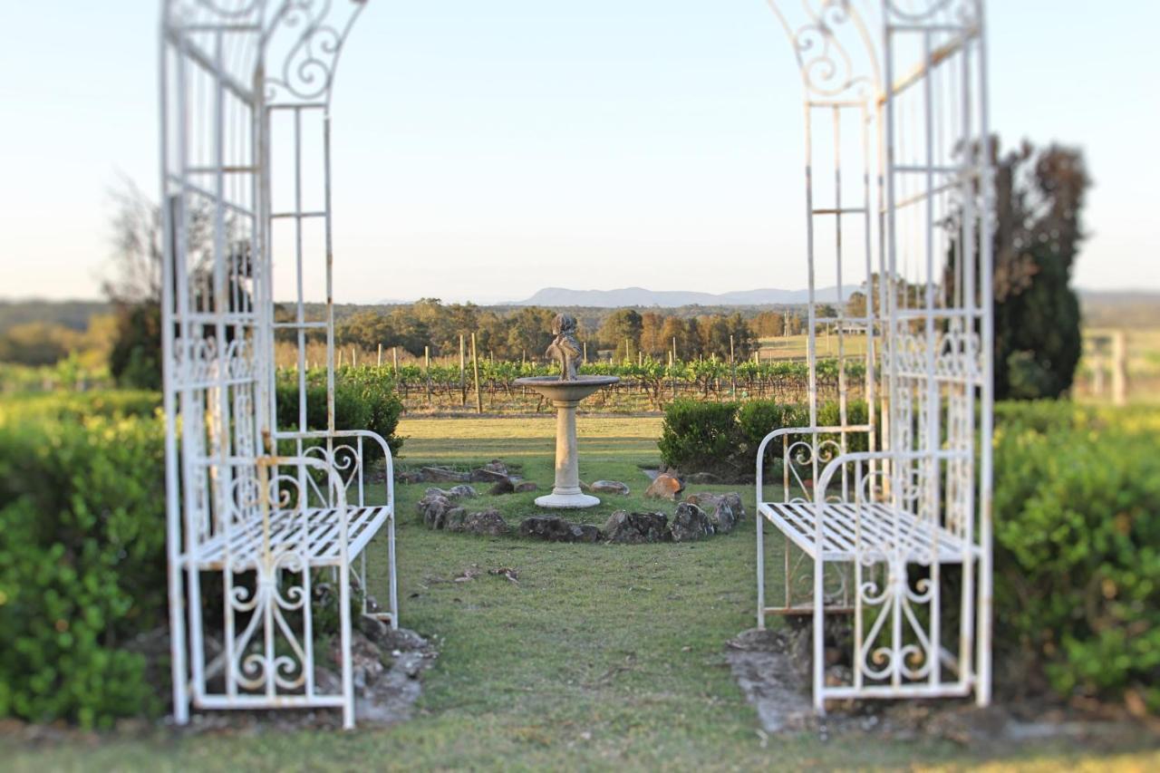 Blueberry Hill Vineyard Stay Rothbury エクステリア 写真